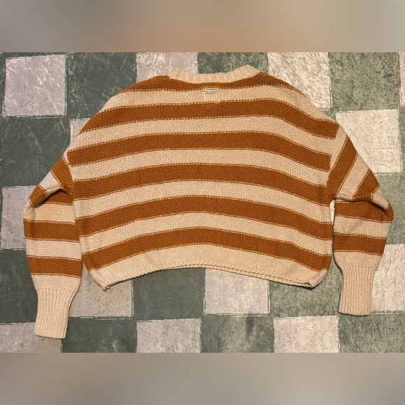 Billabong Striped Tan and Cream Sweater Size Small - Picture 5 of 5